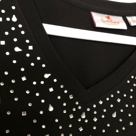 Quacker Factory Embellished V-Neck Tunic Long Sleeve - Picture 2 of 5